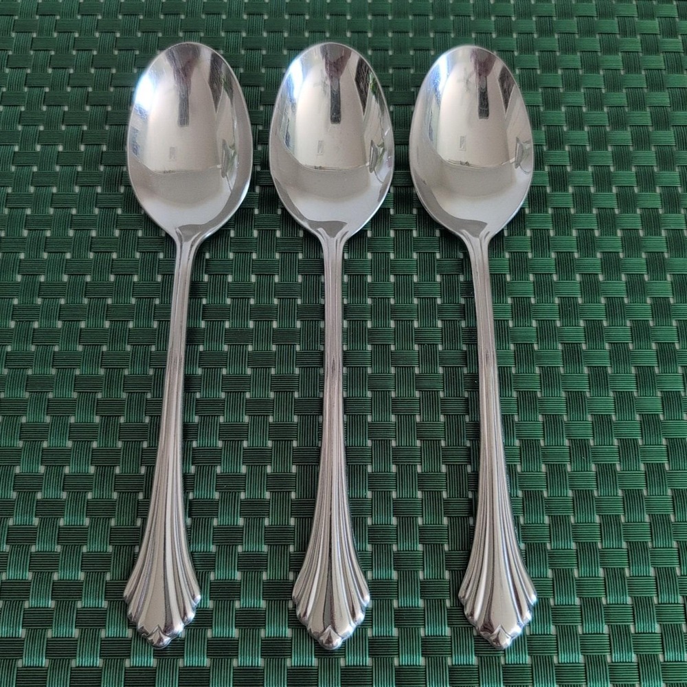 Oneida BANCROFT Soup Spoons Set Lot of 3 Stainless Flare Tip Ridged Glossy USA